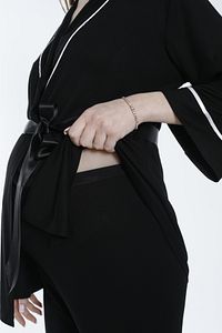 Önden Bağlamalı Geniş Şerit Yakalı Hamile ve Lohusa Pijama Takımı ürün fotoğrafı