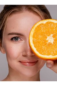 Aydınlatıcı Canlandırıcı ve Besleyici C Vitamini Serumu 30 ml ürün fotoğrafı