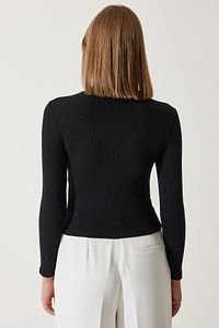 Kadın Siyah Cut Out Detaylı Fitilli Örme Bluz GT00065 ürün fotoğrafı
