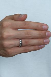 Unisex 4mm Ince Bombeli Erkek Kadın Çelik Alyans Yüzük Cl18 ürün fotoğrafı