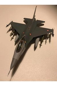 Lockheed Martin F-16 Fighting Falcon Model Demonte Plastik Uçak Maket Kiti ürün fotoğrafı