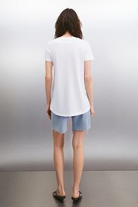 Samantha Kadın %100 Organik Pamuklu Comfort Fit Arkası Uzun Basic Örme Beyaz T-shirt ürün fotoğrafı