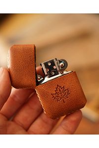 El Yapımı Hakiki Deri Kılıflı Zippo Çakmak Yılbaşı,hediye ürün fotoğrafı