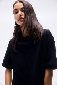 Basic kısa kollu oversize t-shirt ürün fotoğrafı