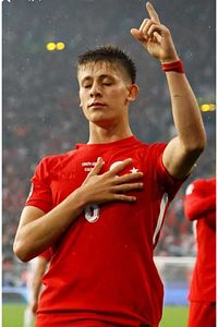 Türkiye Euro 2024 Futbol Şampiyonası Arda Güler Iç Saha Forması (RED) ürün fotoğrafı