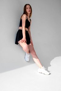 Siyah Bol Kesim Taytlı Spor Şort ürün fotoğrafı