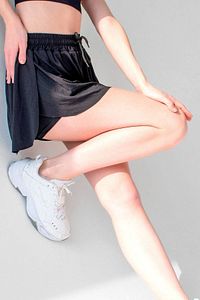 Siyah Bol Kesim Taytlı Spor Şort ürün fotoğrafı