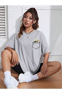 Kadın Papatya Cep Özel Baskılı Renkli Oversize Penye Pamuklu Bisiklet Yaka T-Shirt ürün fotoğrafı