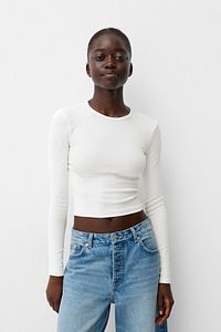Uzun kollu t-shirt ürün fotoğrafı