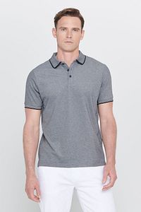 Erkek Çekmeyen Pamuklu Kumaş Slim Fit Dar Kesim Kıvrılmaz Polo Yaka Tişört ürün fotoğrafı