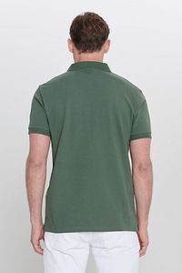 Erkek Haki %100 Pamuk Kıvrılmaz Pike Polo Yaka Slim Fit Dar Kesim Tişört ürün fotoğrafı