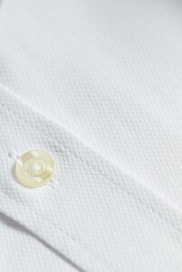 Erkek Beyaz Özel Hediye Kutulu Slim Fit Dar Kesim Klasik Yaka Pamuklu Armürlü Gömlek ürün fotoğrafı