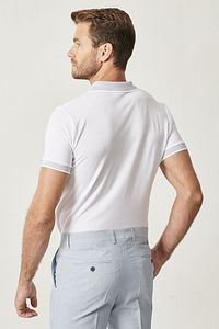 Erkek Çekmeyen Pamuklu Kumaş Slim Fit Dar Kesim Beyaz Kıvrılmaz Polo Yaka T-shirt ürün fotoğrafı