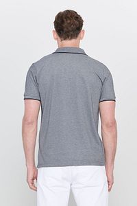 Erkek Çekmeyen Pamuklu Kumaş Slim Fit Dar Kesim Kıvrılmaz Polo Yaka Tişört ürün fotoğrafı