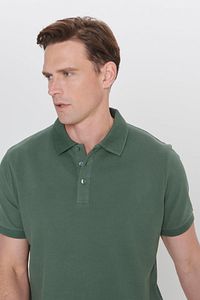 Erkek Haki %100 Pamuk Kıvrılmaz Pike Polo Yaka Slim Fit Dar Kesim Tişört ürün fotoğrafı