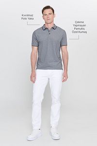 Erkek Çekmeyen Pamuklu Kumaş Slim Fit Dar Kesim Kıvrılmaz Polo Yaka Tişört ürün fotoğrafı