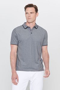 Erkek Çekmeyen Pamuklu Kumaş Slim Fit Dar Kesim Kıvrılmaz Polo Yaka Tişört ürün fotoğrafı