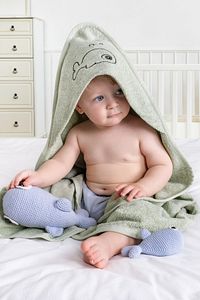 Bambu Balık Nakışlı Bebek Havlu Kundak Ve Kese Seti ürün fotoğrafı