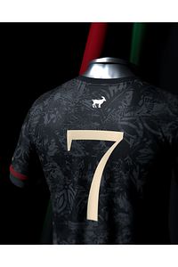 Portekiz The Siu 7 Ronaldo Özel Tasarım Futbol Forması Premium Forma Efsaneler Serisi ürün fotoğrafı
