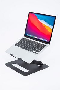 Basic-3 Tüm Modellerle Uyumlu Dayanıklı Kolay Ayarlanır Paslanmaz Çelik Ergonomik Laptop Standı ürün fotoğrafı