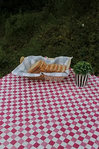 Yer Masa Piknik Örtüsü Sofra Bezi 160 X 160 , 4 Minder 45 X 45cm Set (FUŞYA) ürün fotoğrafı