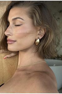 Kadın Gözyaşı Damlası Mode Gold Küpe ürün fotoğrafı
