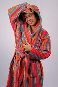%100 Pamuk Gökkuşağı Kimono Yaka Kapşonlu Kadın Bornoz ürün fotoğrafı