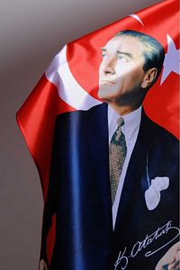 Atatürk Baskılı Türk Bayrağı 70x105 cm Raşel Kumaş Dijital Baskı ürün fotoğrafı