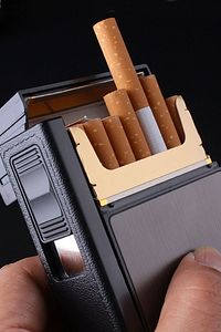 Usb Şarjlı Elektronik Çakmak Taşınabilir Sigara Paketi Muhafaza Kutusu Kişiye Özel ürün fotoğrafı