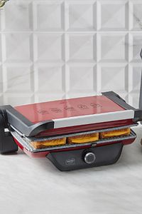 Gastro Classic Izgara Ve Tost Makinesi Kırmızı 2000 W 6 Dilim Kapasiteli ürün fotoğrafı