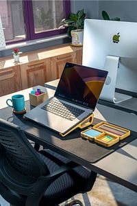 Ahşap Laptop Yükseltici Laptop Standı Tüm Modellerle Uyumlu Taşınabilir Notebook Standı ürün fotoğrafı