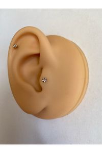 Cerrahi Çelik Gold Renk Tek Taş Yıldız Tragus Piercing ürün fotoğrafı