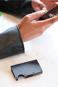 Cardx - Burano Clips - Yeni Nesil Minimalist Cüzdan & Metal Kartlık - Rfid Koruma (SİYAH) ürün fotoğrafı