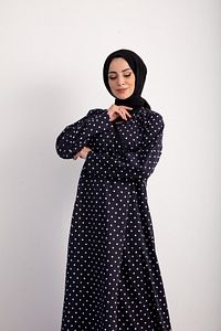 Mevsimlik Yandan Bağlamalı Namaz Elbisesi Puantiye Desenli ürün fotoğrafı