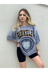Kadın Berkeley Baskılı Tşhirt ürün fotoğrafı