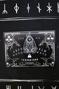 Mini Ouija Tahtası Ruh Çağırma Witchcraft Siyah Skull Desenli ürün fotoğrafı