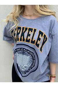 Kadın Berkeley Baskılı Tşhirt ürün fotoğrafı