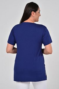 Büyük Beden Organik Pamuklu Yandan Yırtmaçlı Likralı Konfor Modeli Kısa Kollu Spor Ve Günlük T-shirt ürün fotoğrafı