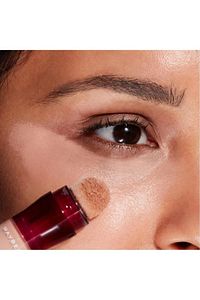 Maybelline Instant Anti Age Eraser Kapatıcı 01 & Garnier C Vitamini Parlak Süper Aydınlatıcı Serum ürün fotoğrafı