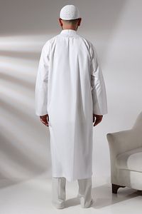 Beyaz Erkek Namaz Elbisesi V Yaka Düğmesiz Önü Açık Namaz Cübbesi ürün fotoğrafı