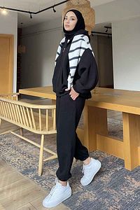 Paça Lastikli Üç İplik Sweat Takım ürün fotoğrafı