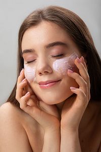 Göz Altı Torba Ve Morluk & Koyu Halka Karşıtı Yoğun Nemlendirici Ile Göz Altı Aydınlatıcı Krem 50ml ürün fotoğrafı