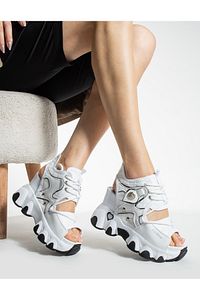Dolgu Topuklu Spor Sandalet ürün fotoğrafı