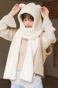 Kapşonlu Beyaz Peluş Bere Atkı Kadın Welsoft Polar Boyunluk Şalı Rüzgar Geçirmez Kulaklı Şapka ürün fotoğrafı