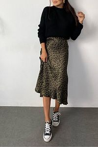 Leopar Desen Viskon Saten Midi Boy Etek -haki Yeşil ürün fotoğrafı