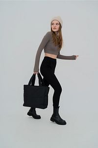 Kabartmalı Puf Kumaş Shopper Çanta Napoli Siyah ürün fotoğrafı