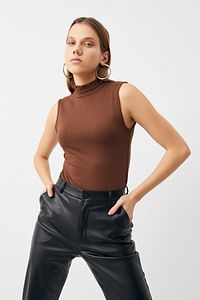 Kadın Siyah Beyaz Krem Acı Kahve 4'lü Kolsuz Body ürün fotoğrafı