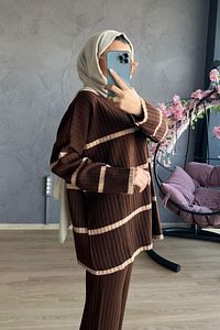 İki Renkli Triko Takım Kahverengi ürün fotoğrafı