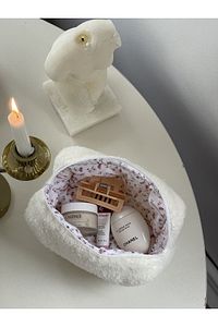 Beyaz Peluş Makyaj Çantası ürün fotoğrafı