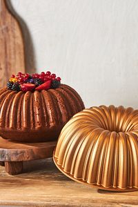 Cake Pro Dilimli Gold Döküm Kek Kalıbı ürün fotoğrafı